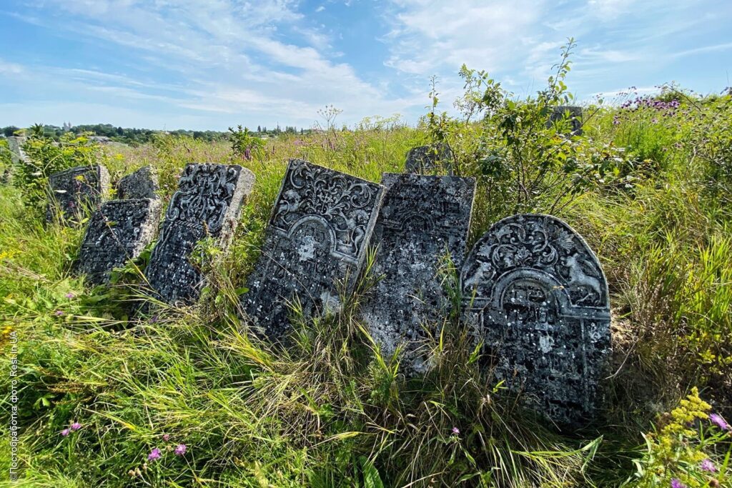 Еврейское кладбище в Сатанове