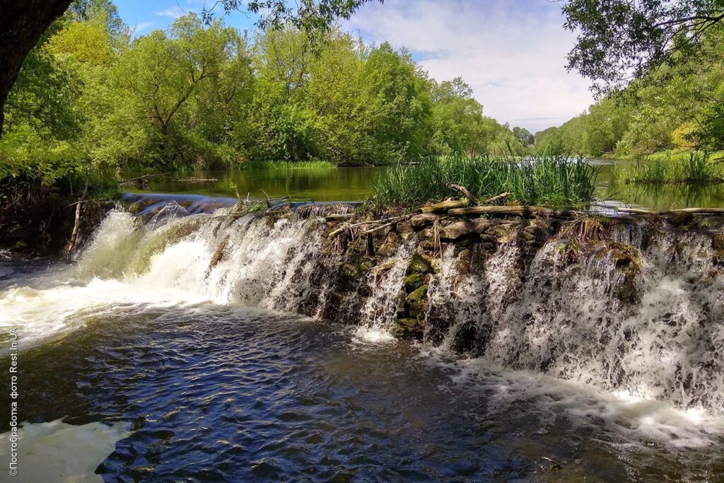 Річка Збруч у Сатанові